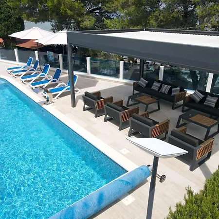Two Bedroom Sea View *